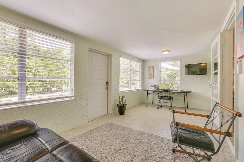 3 Mi to Dtwn Fort Myers: Apt w/ Outdoor Space