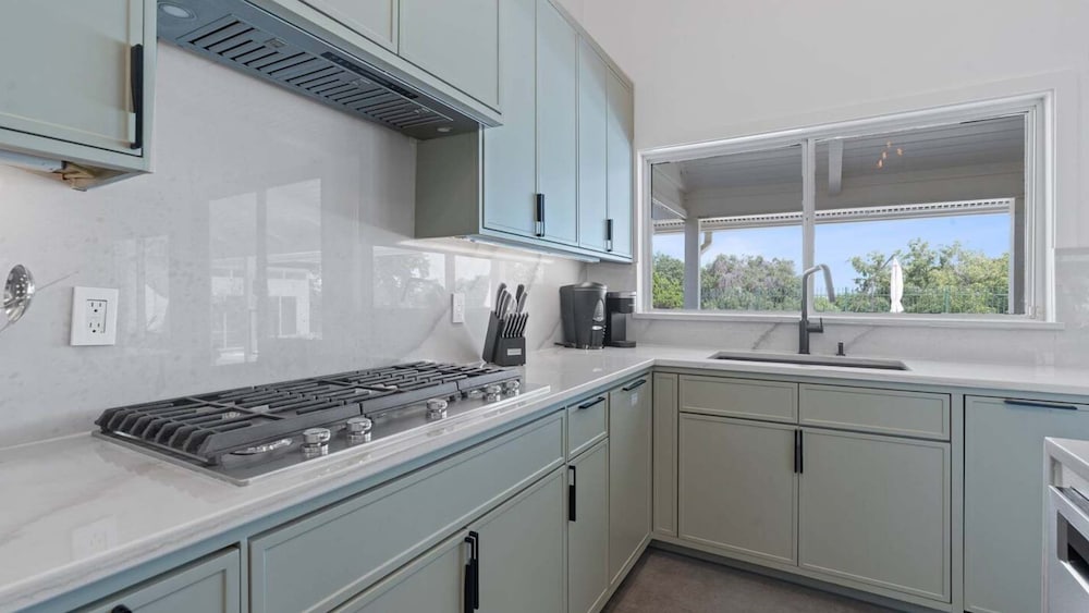 Upstay Luxury Golf Course Retreat w/ Pool & Patio
