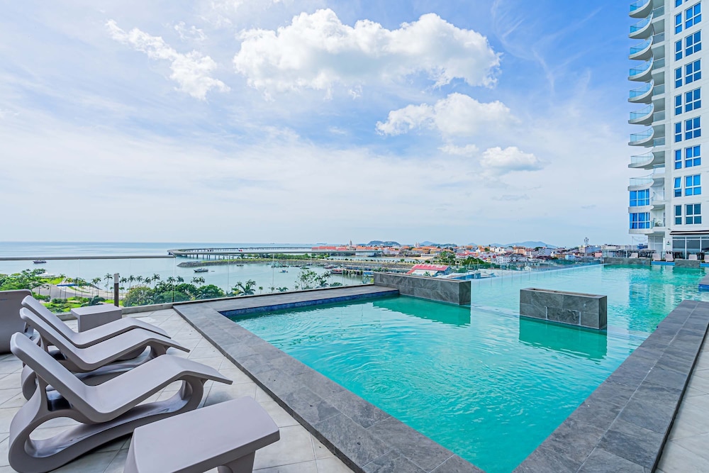 w Dreamy 1BR w Stunning Cinta Costera Views