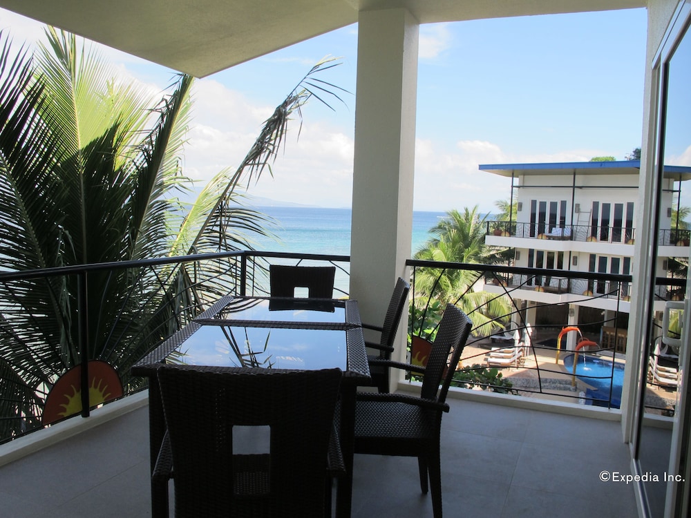 Sunset at Aninuan Beach Resort