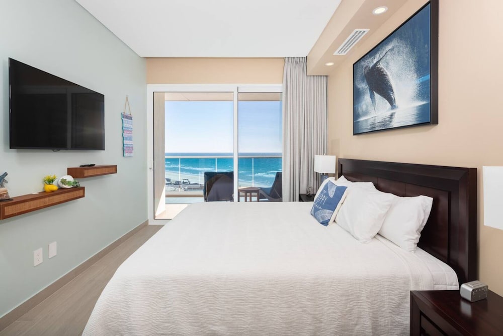 Beachy Condo - 2BR 2B