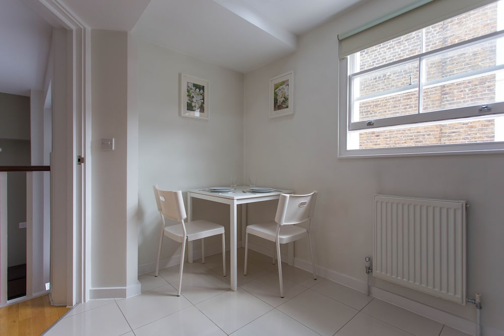 Princes Square Serviced Apartments by Concept Apartments