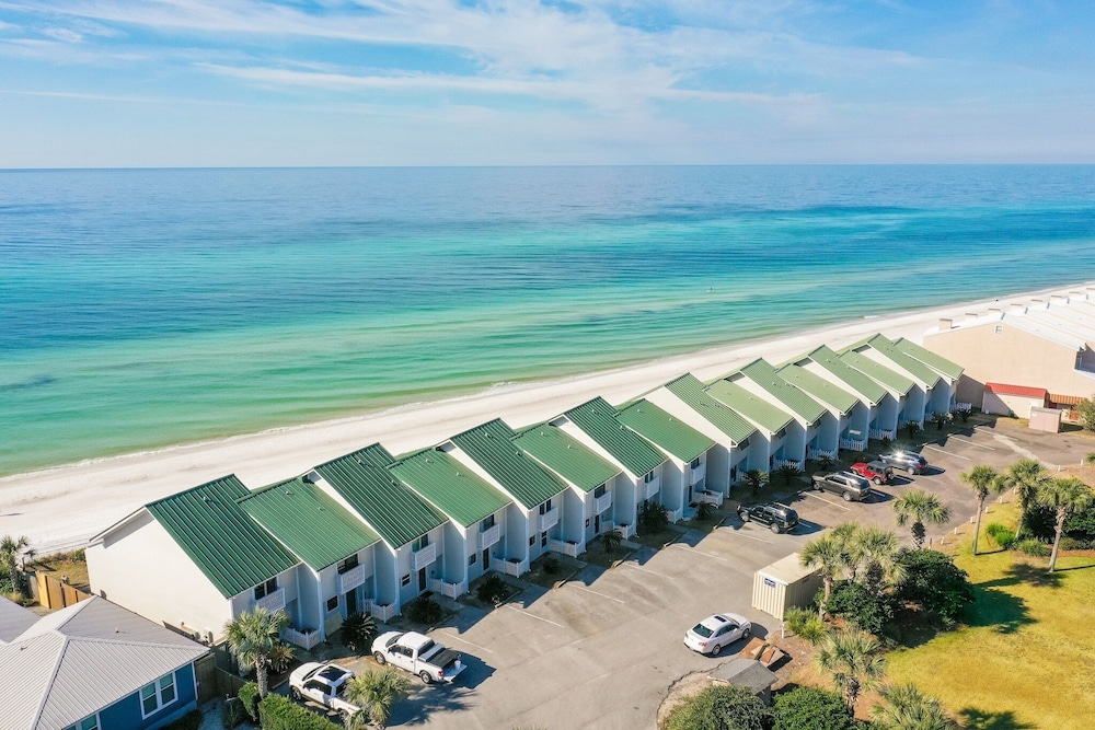 Sol And Sea 2 Bedroom Townhouse by RedAwning view 5