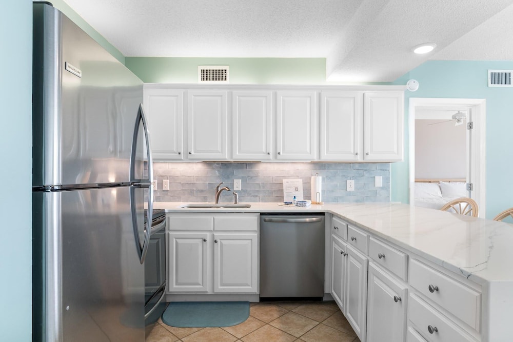 Romar Place 605