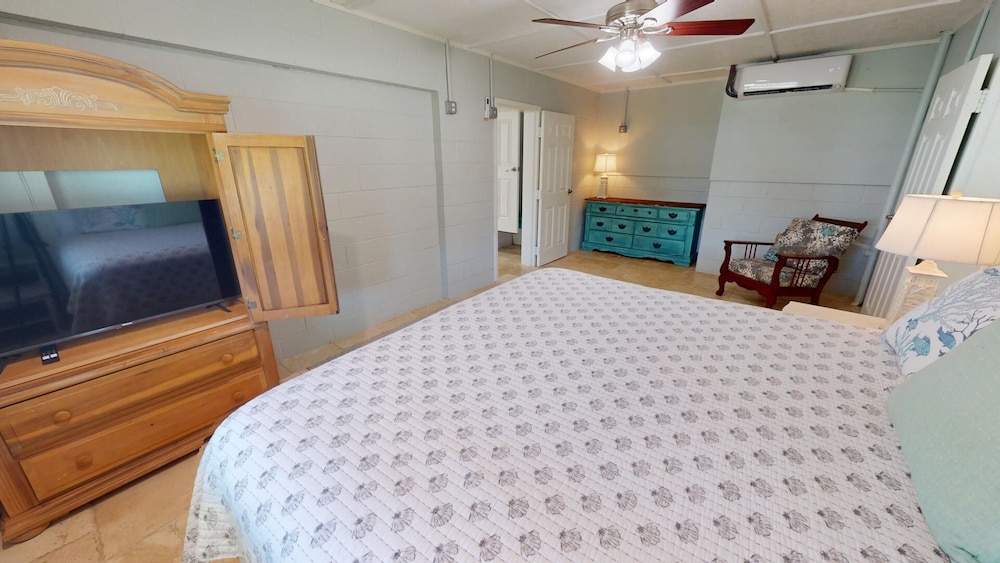 Peach on the Beach by Tybee Vacation Rentals