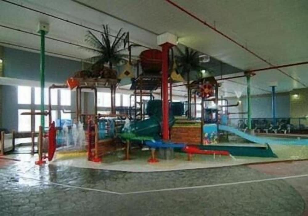 Crown Choice Inn & Suites Lakeview & Waterpark