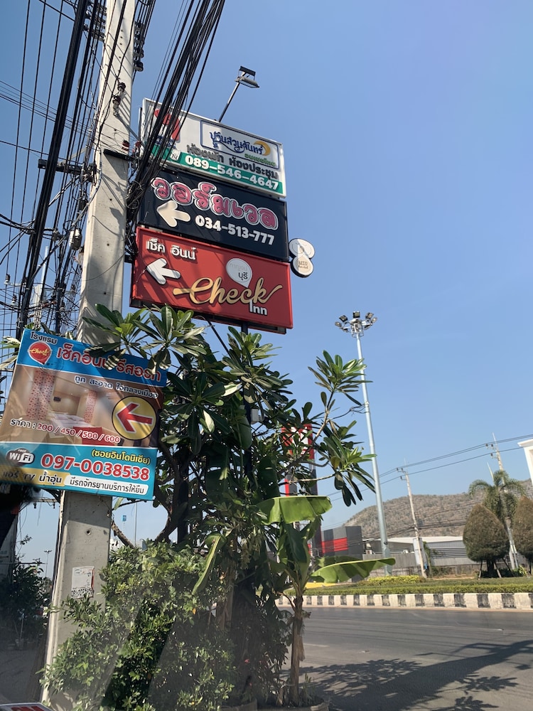 Warm Well Hostel Kanchanaburi