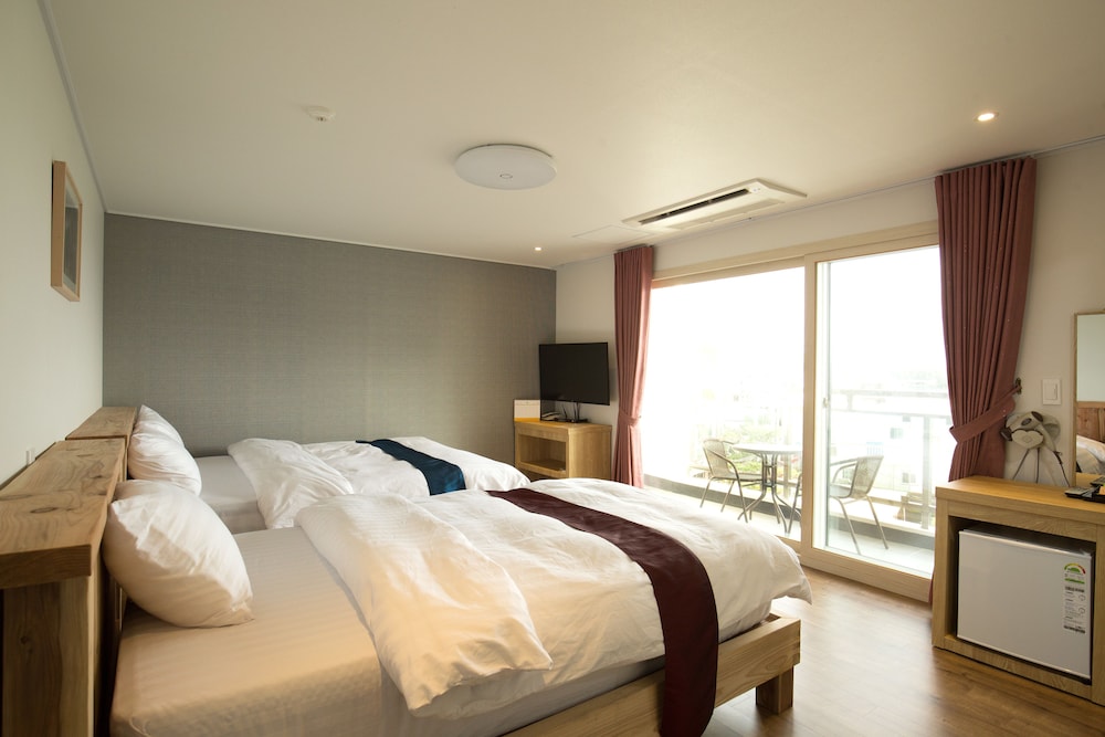 Cheonjiyeon Crystal Hotel 6