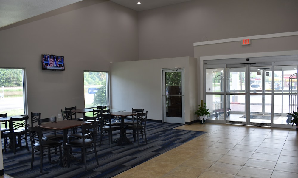 Executive Inn and Suites Baker view 4