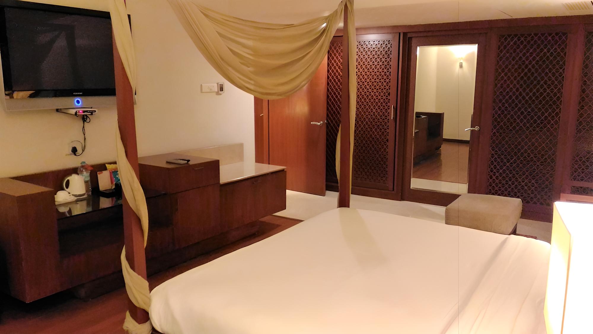 Hotel Taj Tristar view 4