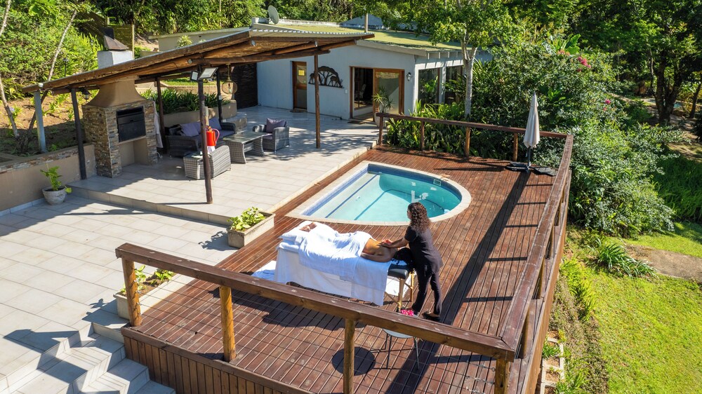 Bushbaby Valley Lodge
