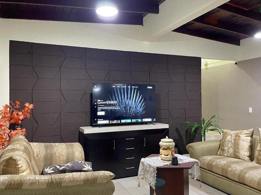HOSTAL EL PRADO
