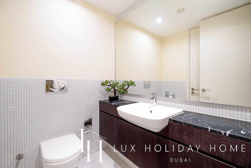 LUX The Elegant DIFC Suite 2