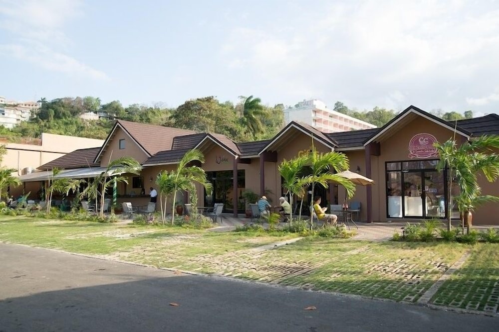Donway, A Jamaican Style Village