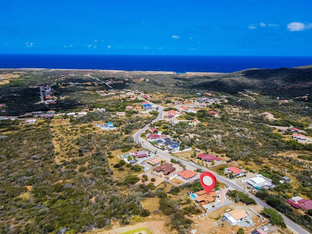 3BR Filled by Nature w Private Pool Ocean View