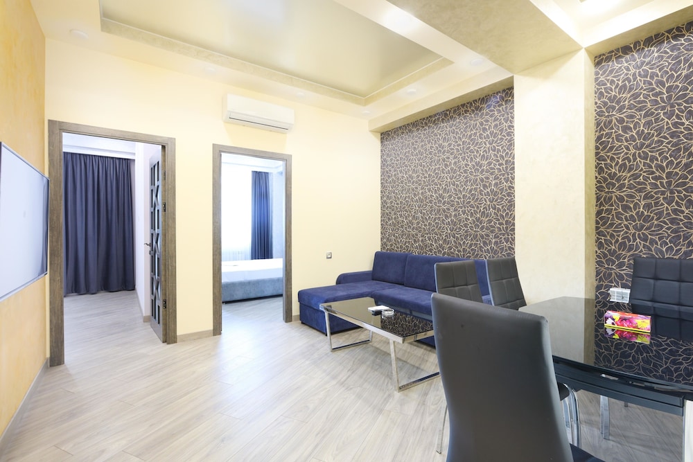 Stay Inn next to Dalma Mall
