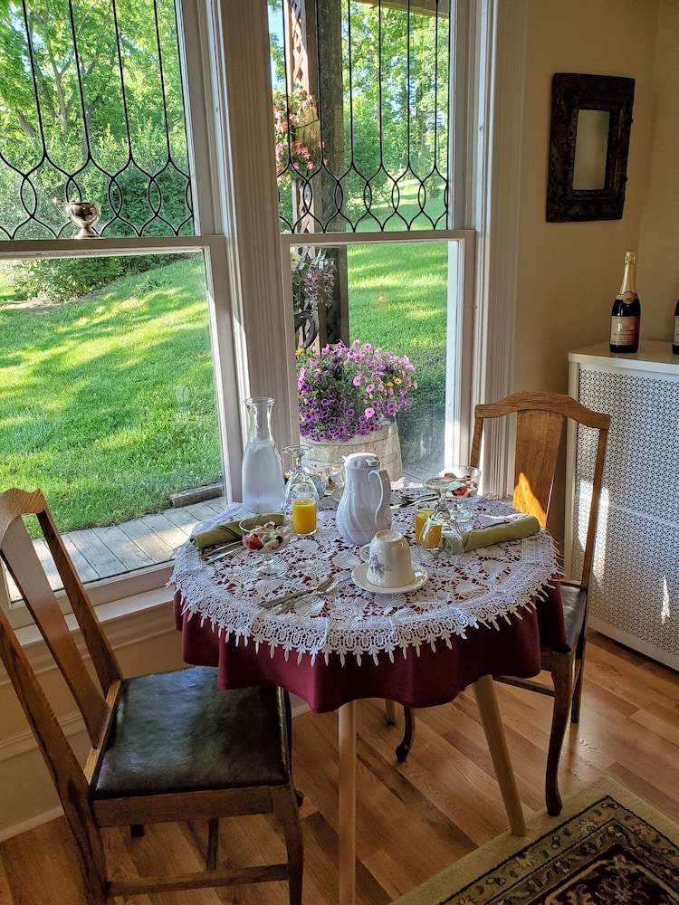 Hudson Manor Bed and Breakfast