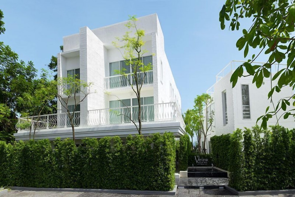 Hotel Verano Beach Villa - Image 1