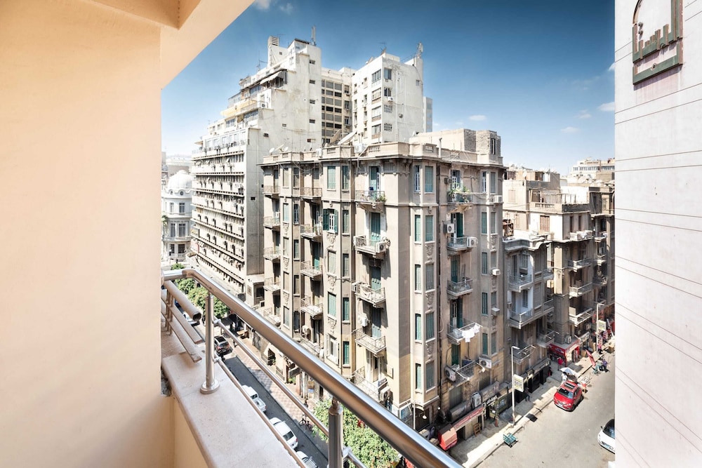 The Red-hot Retro 2bdr Apt. @ Cairo's Downtown