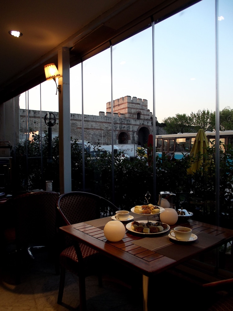 Goldengate Otel - Image 46