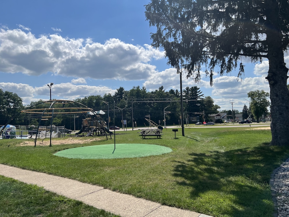 All Star Inn & Suites