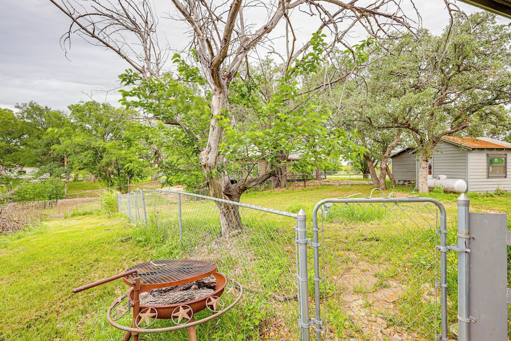 Deck, Hot Tub & Lake View: Brownwood Home!