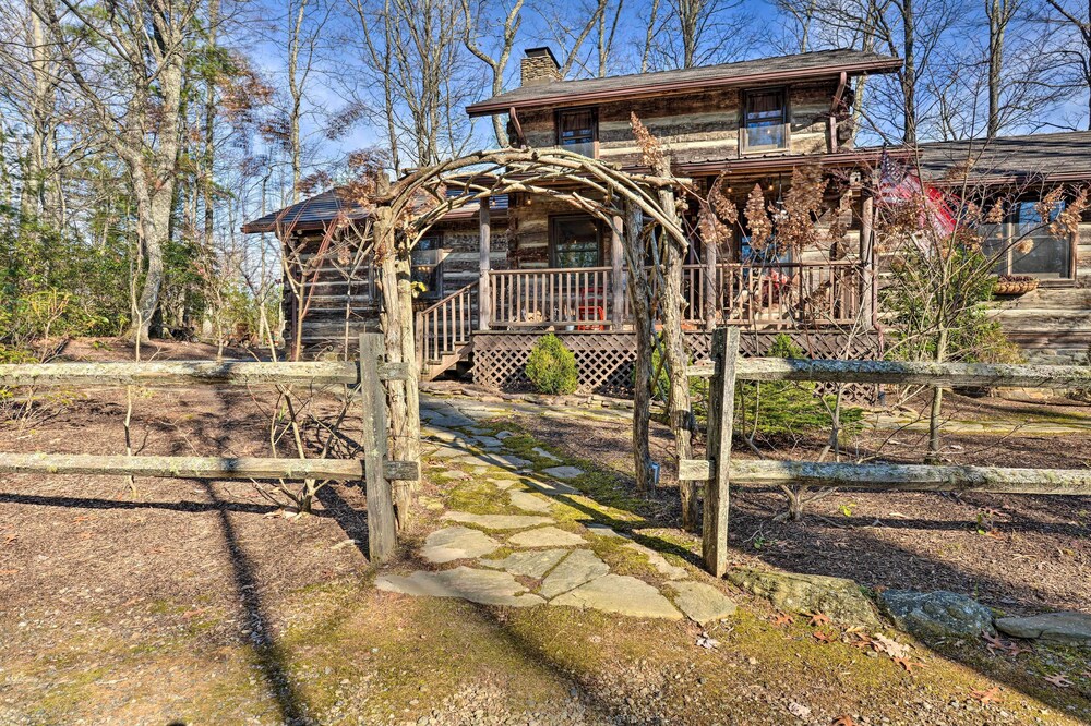 Cabin Near Boone w/ Hot Tub  Mountain Views - Property Image 16