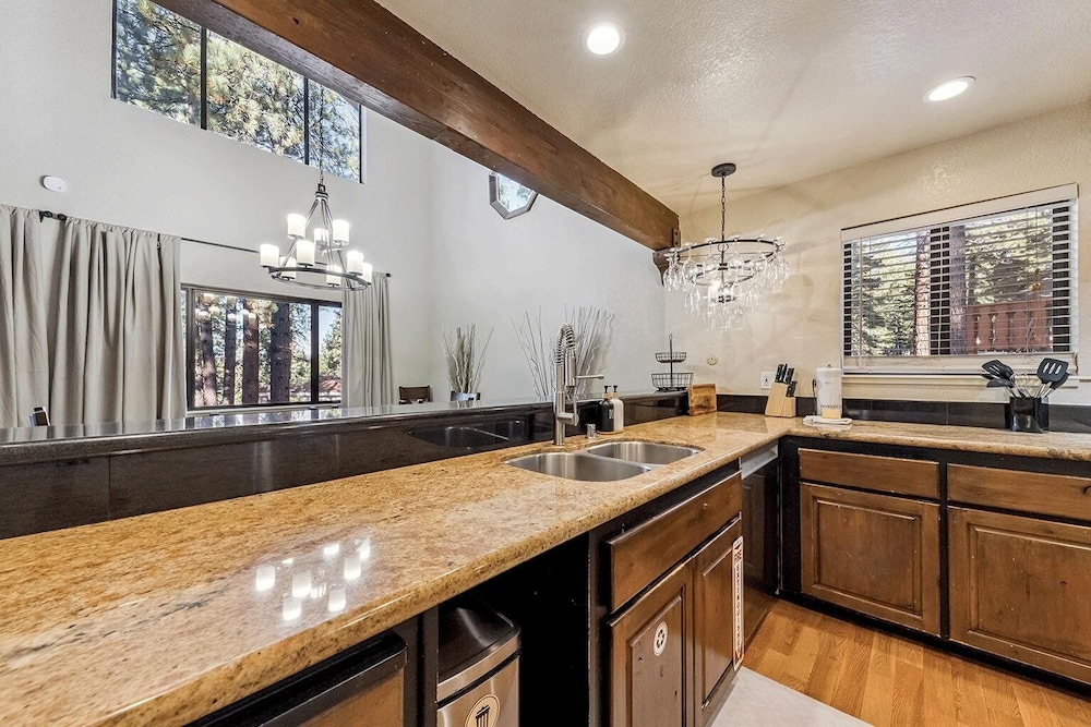 1192 Timber Lane 4 Bedroom Home