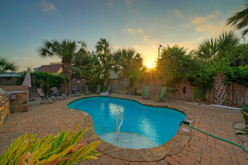 The Koi Marlin Port A Home w/ Pool, Pond, Grill & Near Beach + Marinas