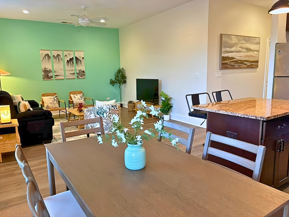 Well-Equipped 2BR - Greenbay 301