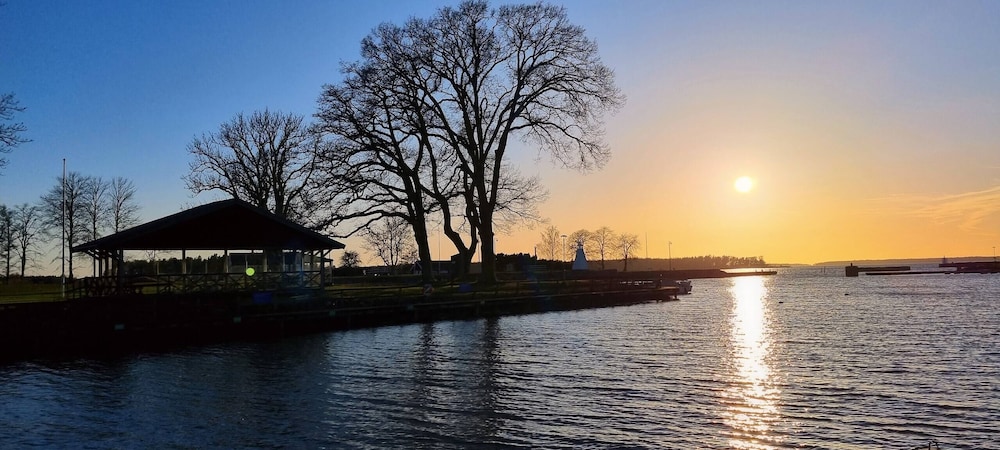 3BR Home Near Lake Vänern Covered Deck & BBQ