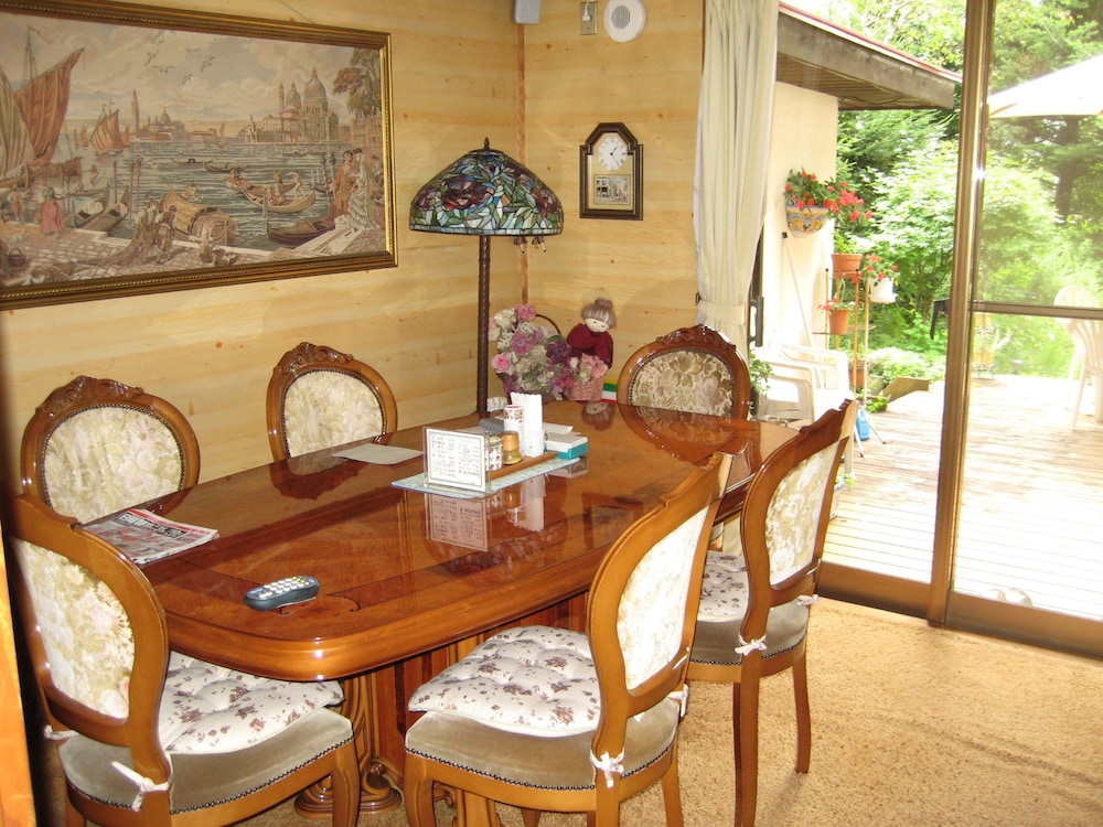 Hirotani Pension & Lodge