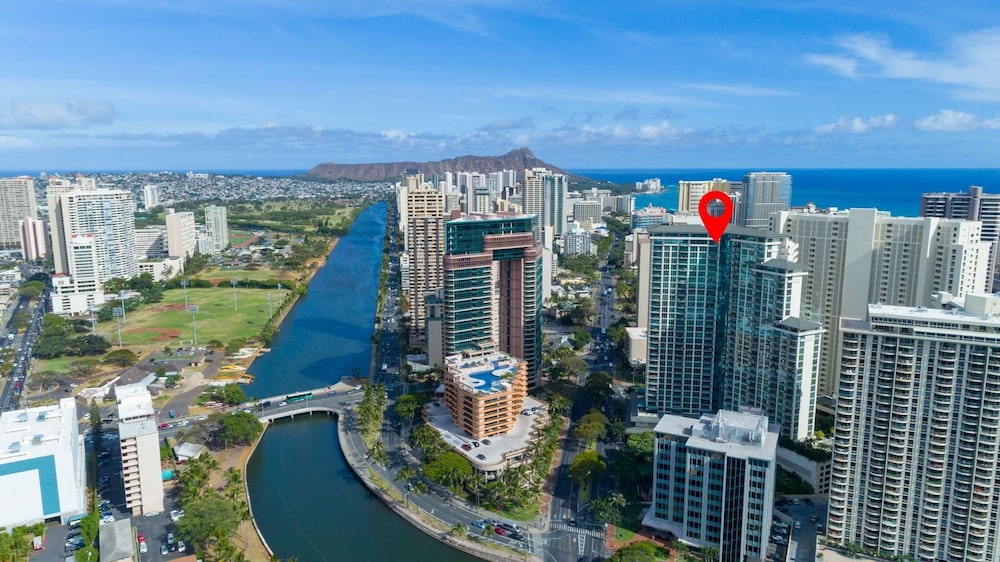 Allure Waikiki 2 Bedroom Condo by RedAwning view 2