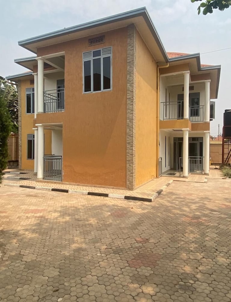 CHALWE HOTEL APART