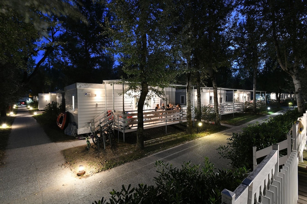 Isamar Holiday Village