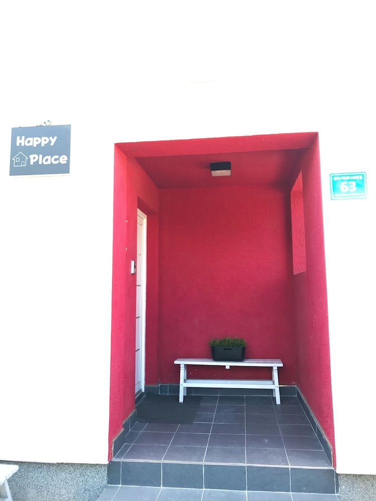 Incheon Airport Happy Place Guesthouse