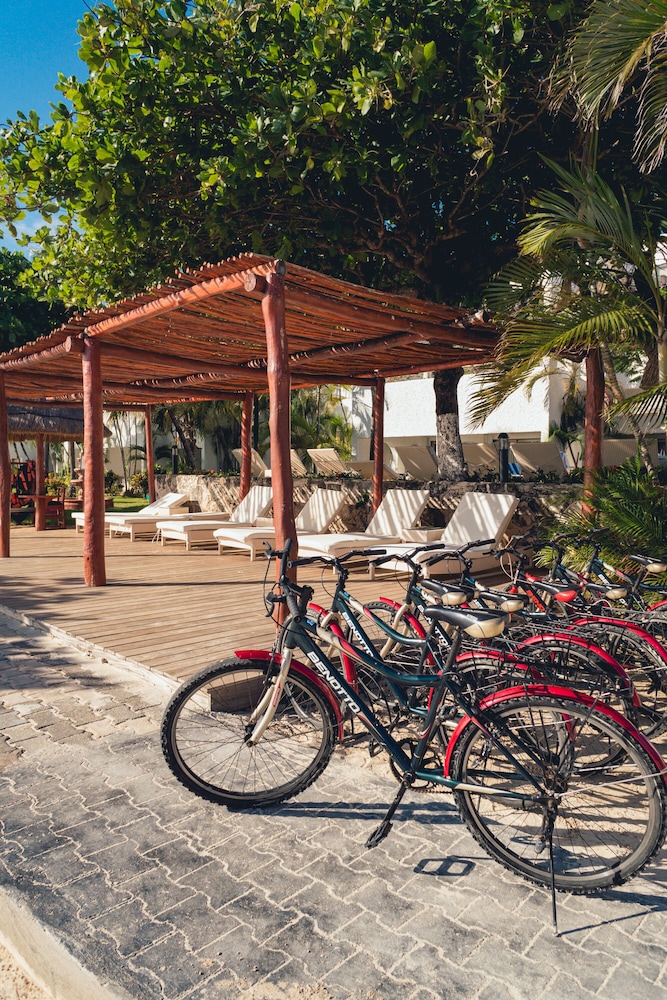 Sunset Marina Resort & Yacht Club