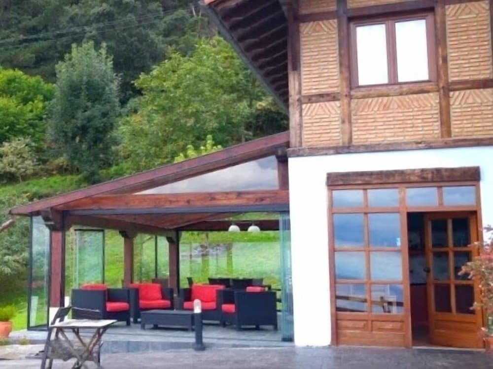 Photo 10