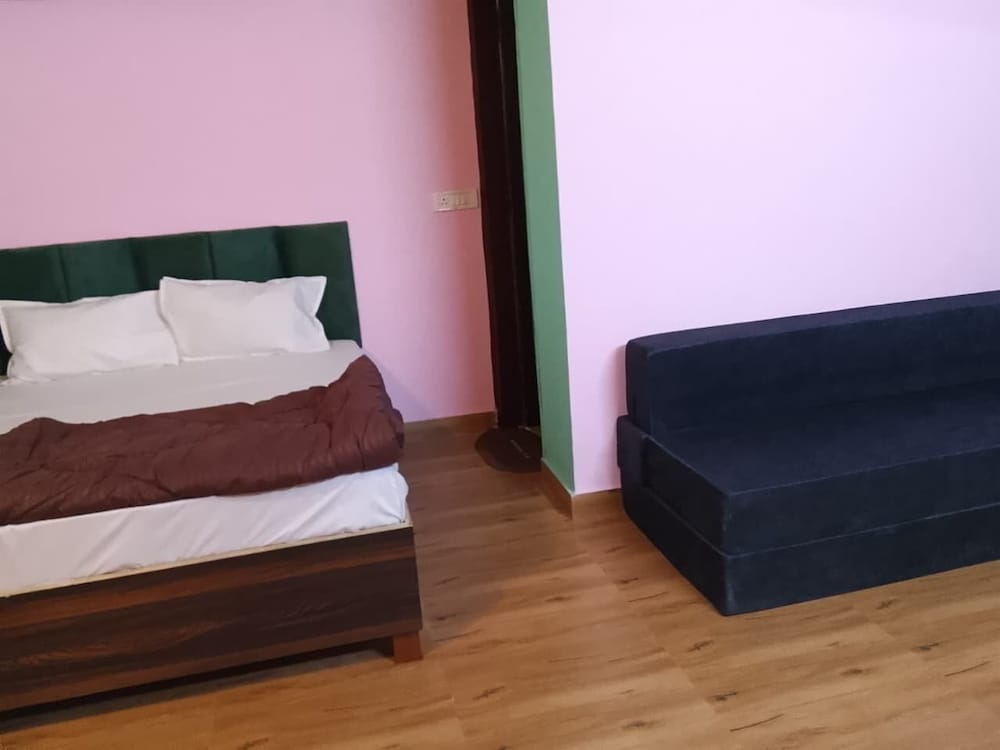 Hotel Pink Villa