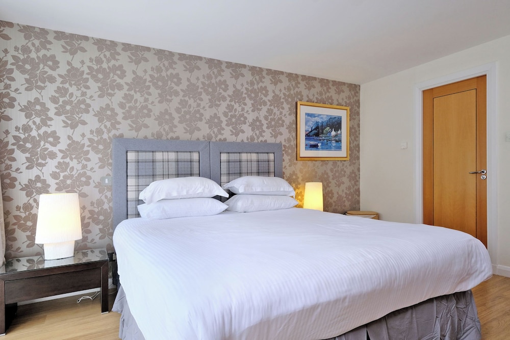 Deluxe and Secure Apartment Close to Aberdeen City Centre view 3