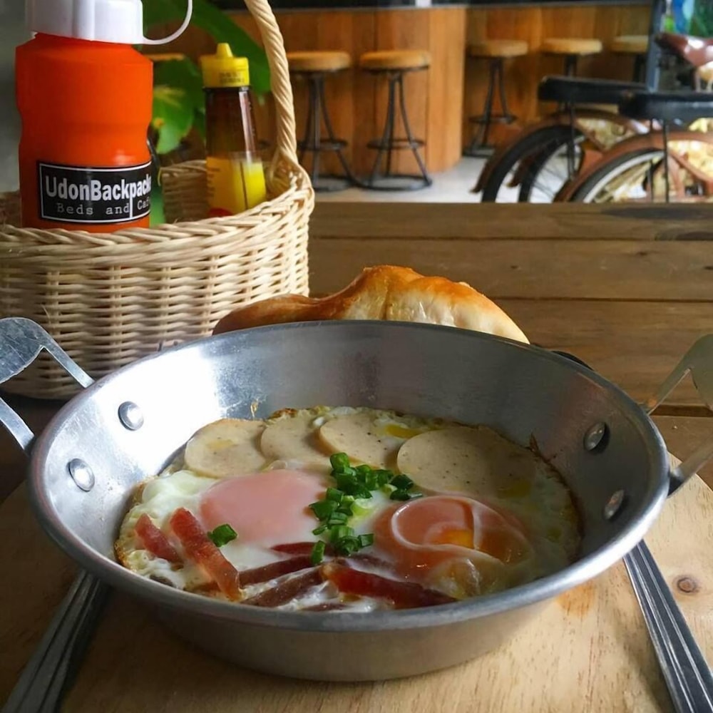 UdonBackpackers Beds and Cafe