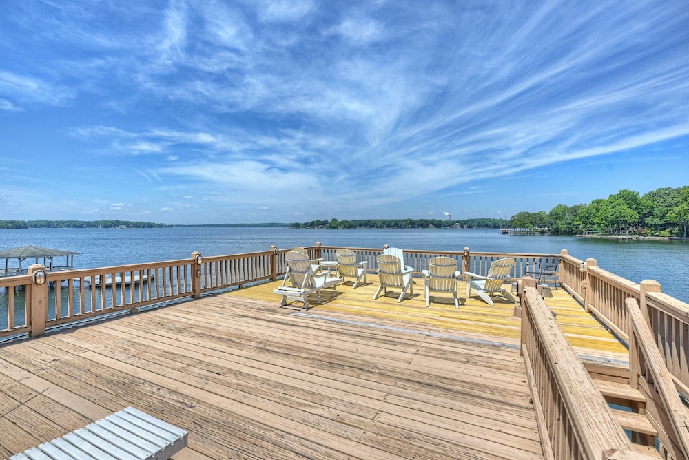 Make a Big Splash in 7BR Lake Norman Home!