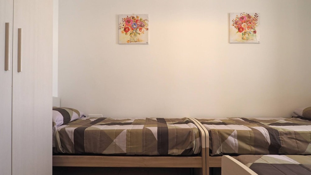 Garden Villa 2 Bedrooms by the sea 7 Sleeps