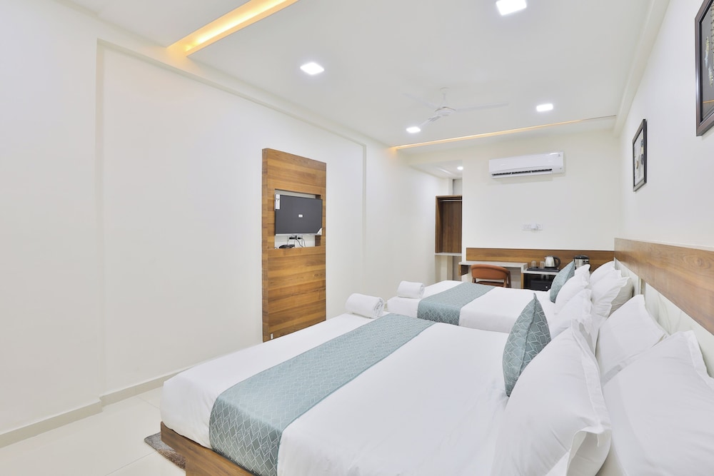 Hotel SR Radhey