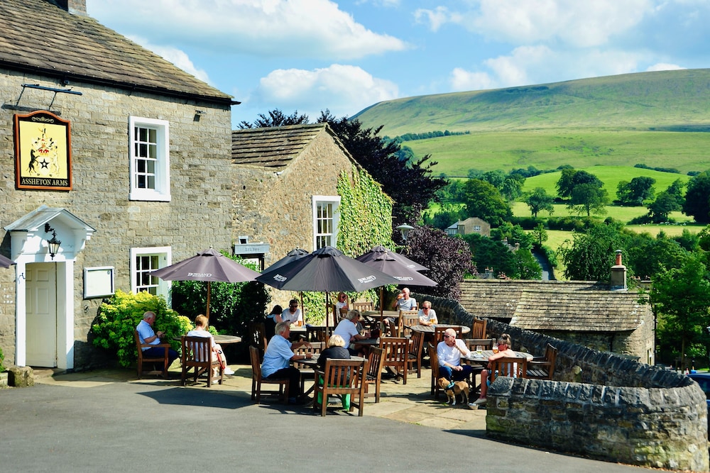 Assheton Arms