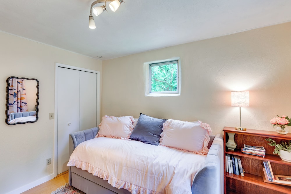 Hike On-site: Mountain-view Hideaway in Durango