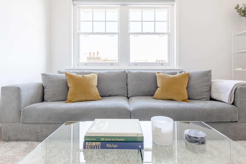 Sleek Scandi-inspired 2BD Flat, Fulham