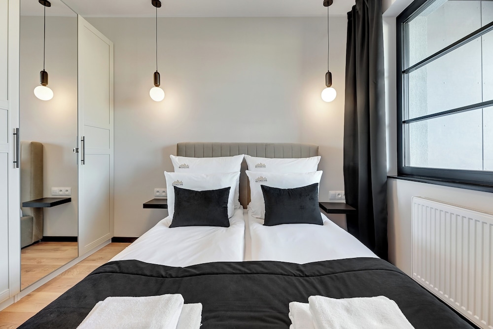 Doki Living - Foodhall & Parking by Downtown Apartments