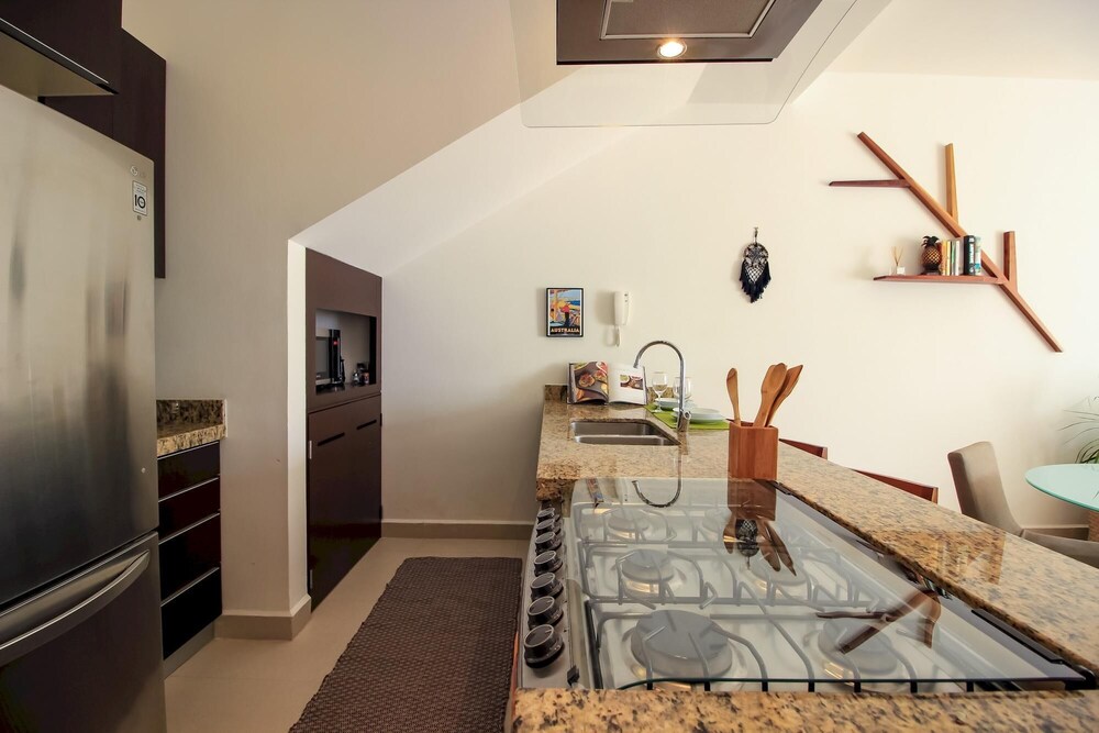 2-story Penthouse w Hot Tub Panoramic Jungle Views Charming Balcony in Bahia Principe