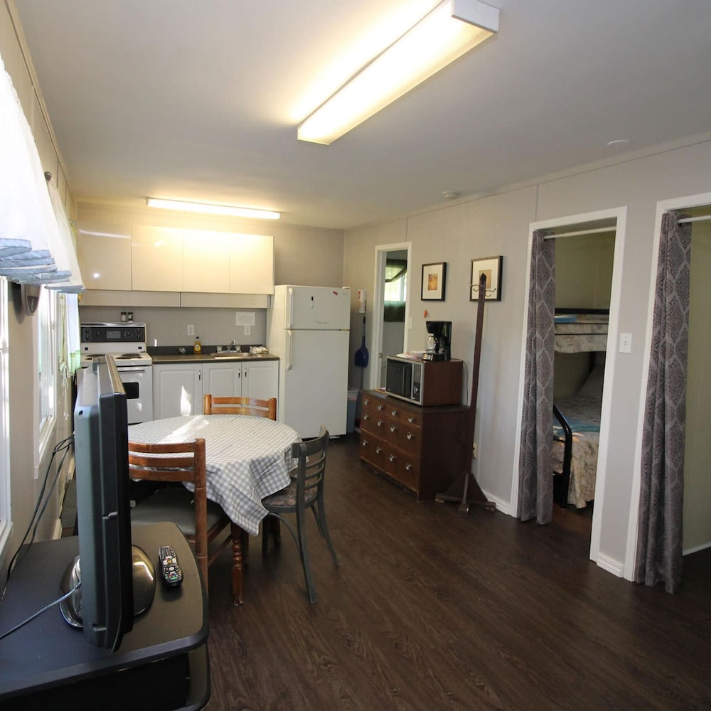 2 Bdrm Country Cottage 4 - Rosewood Cottages